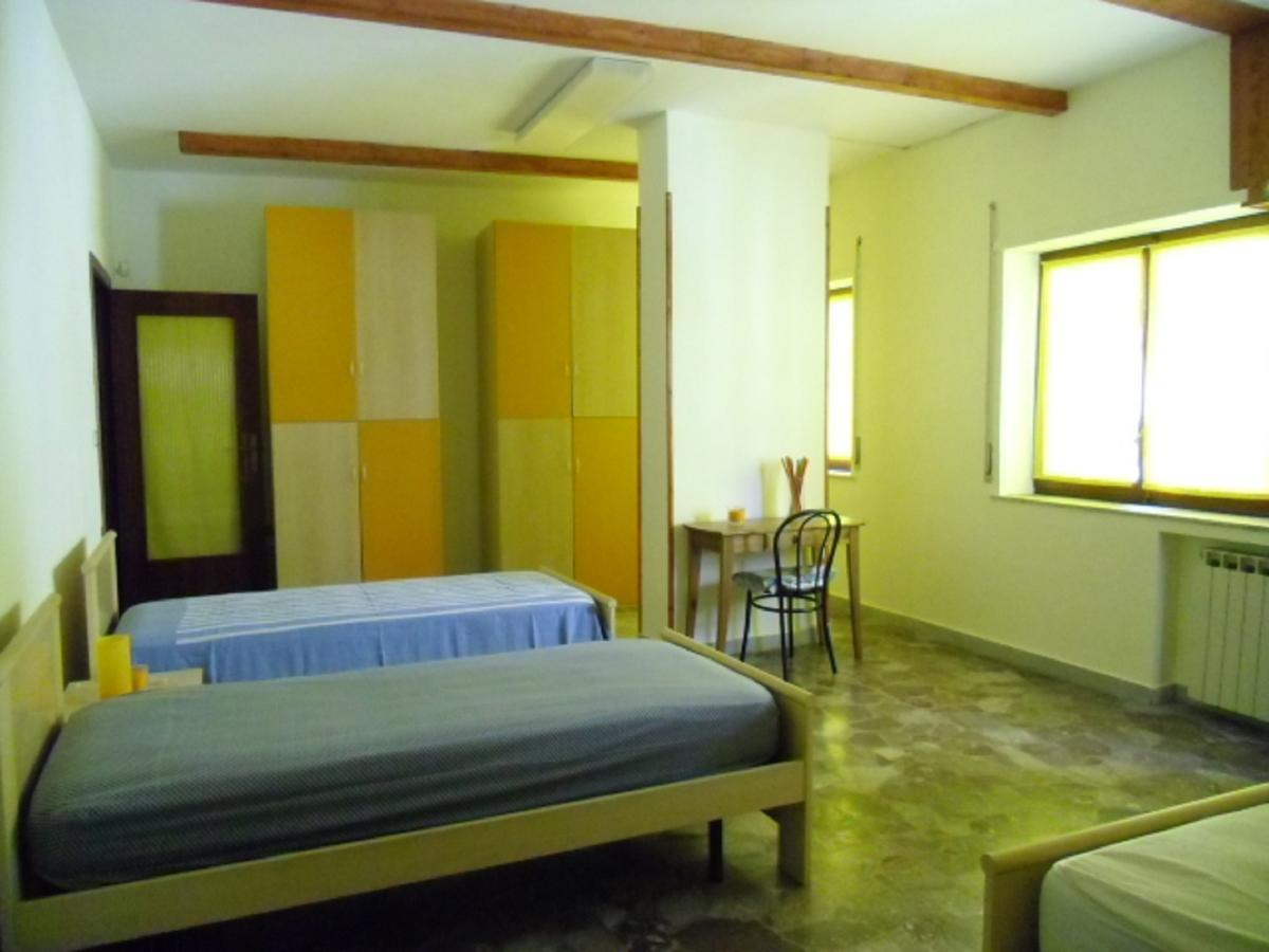 B&B Centralcity เนเปิลส์ ภายนอก รูปภาพ